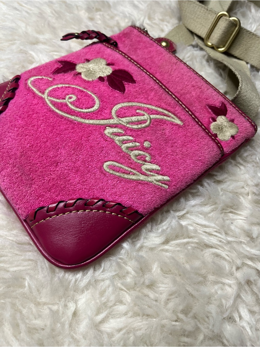 Vintage Juicy Couture Hot Pink and Gold Small Zip Pouch - Picture 3 of 8